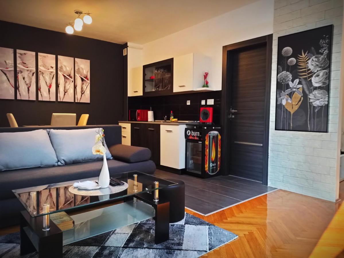 אוסילק Apartman Aurelius - Private Parking מראה חיצוני תמונה