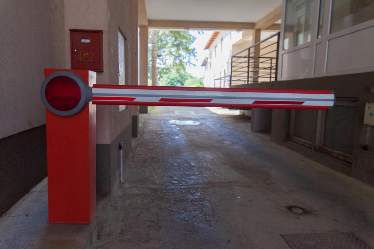 אוסילק Apartman Aurelius - Private Parking מראה חיצוני תמונה